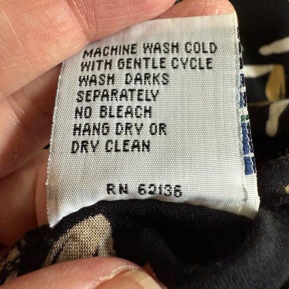 Vtg Guess Jeans Button Up Men's Bowling Shirt XL Black 100% Rayon Sports Casual - Picture 6 of 8